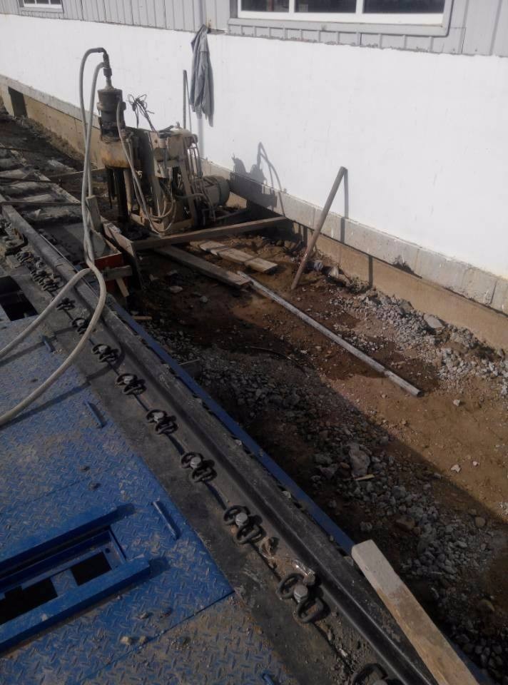 万江街道注浆治理铁路高路基沉陷病害